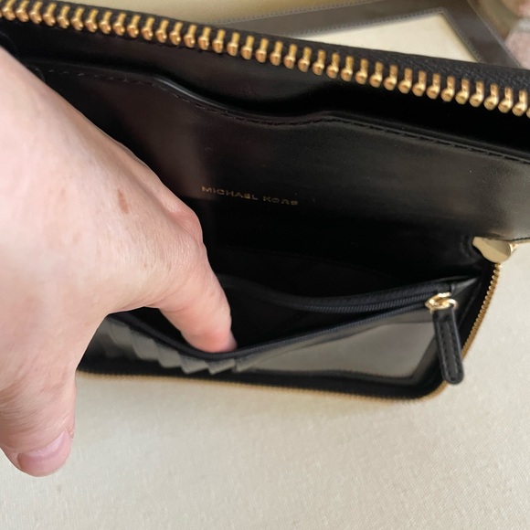 Michael Kors Black Leather Wallet/Wristlet - Picture 4 of 8